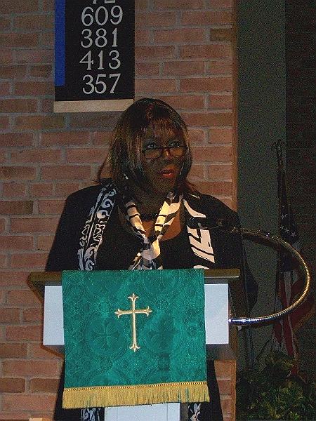 100_0203.JPG - Ari Moore, on "Deserving Our Love and Respect"